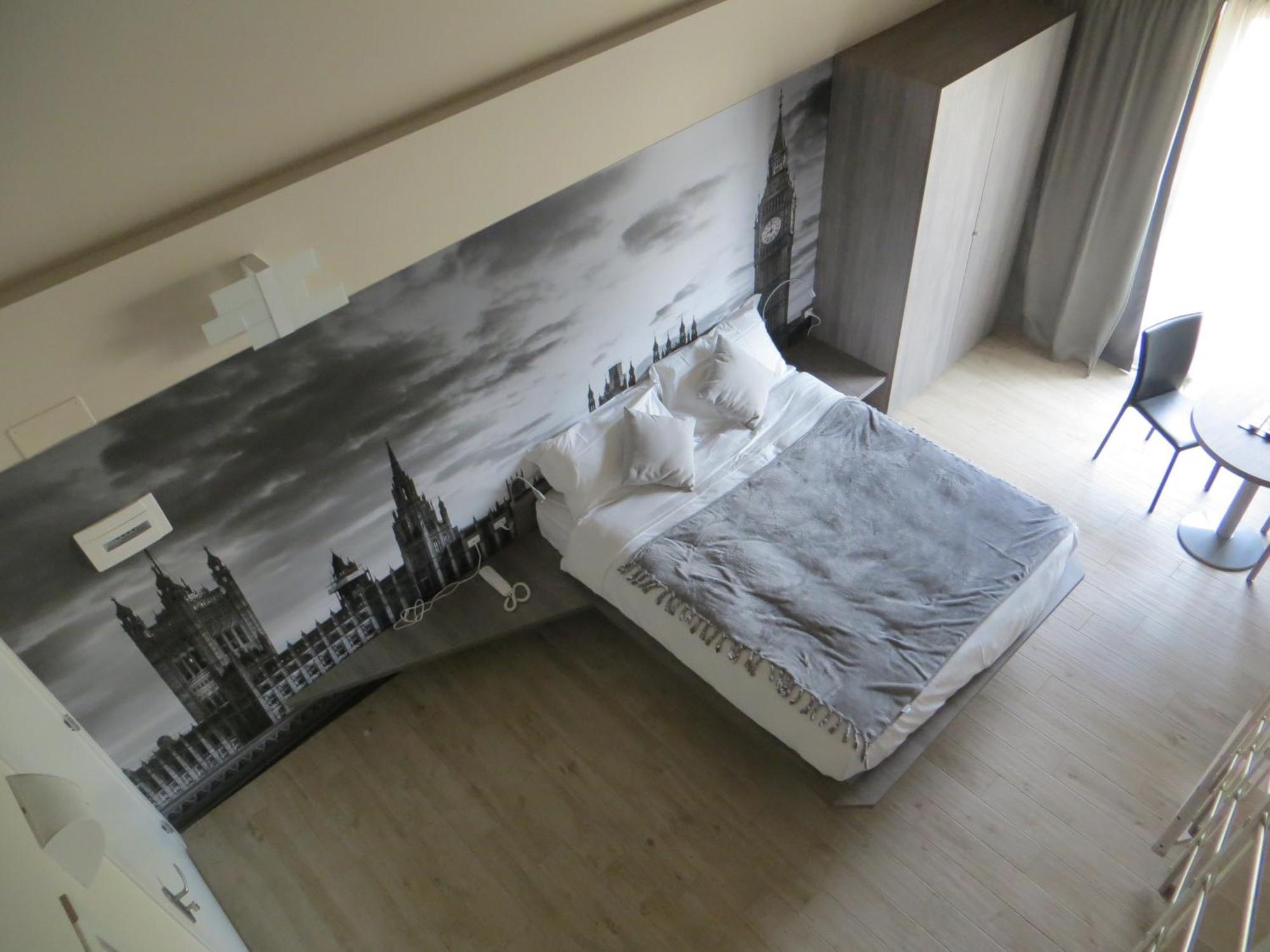 Hotel Seven Rooms Milan Exterior photo