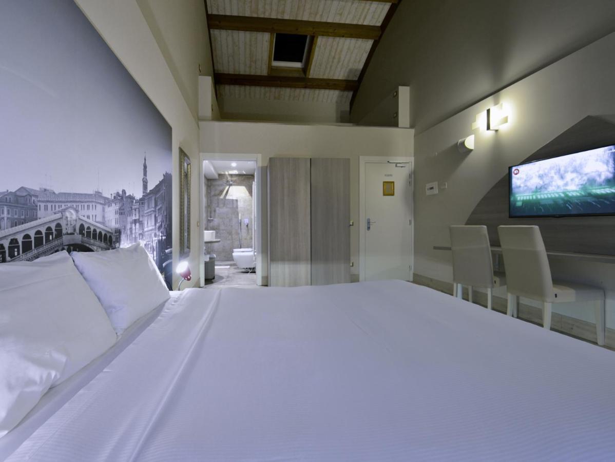 Hotel Seven Rooms Milan Exterior photo