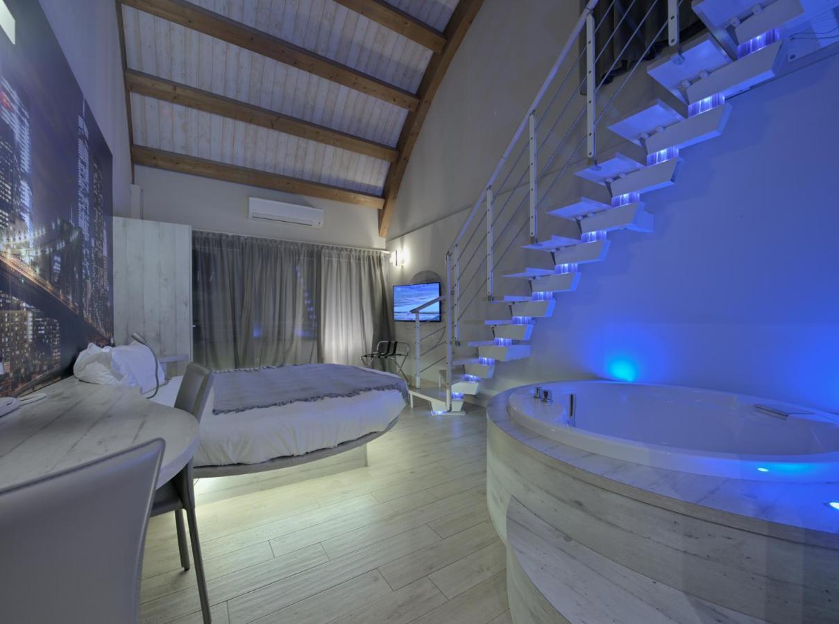 Hotel Seven Rooms Milan Exterior photo